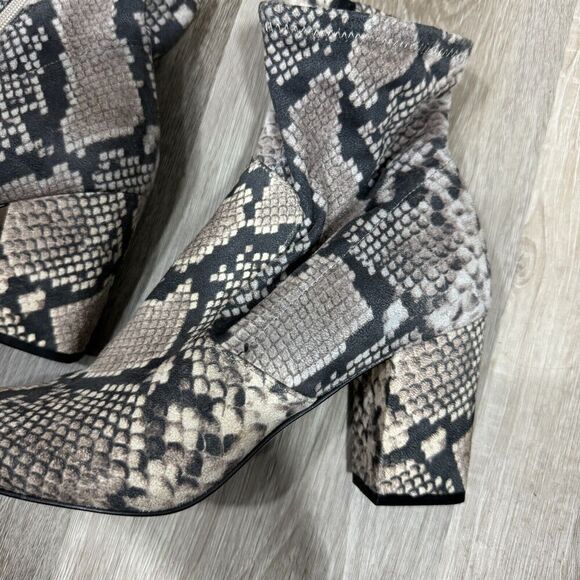 Steve Madden Elroy Ankle Bootie Women's 9 Snakeprint Fabric Block Heel Boots - Picture 3 of 11